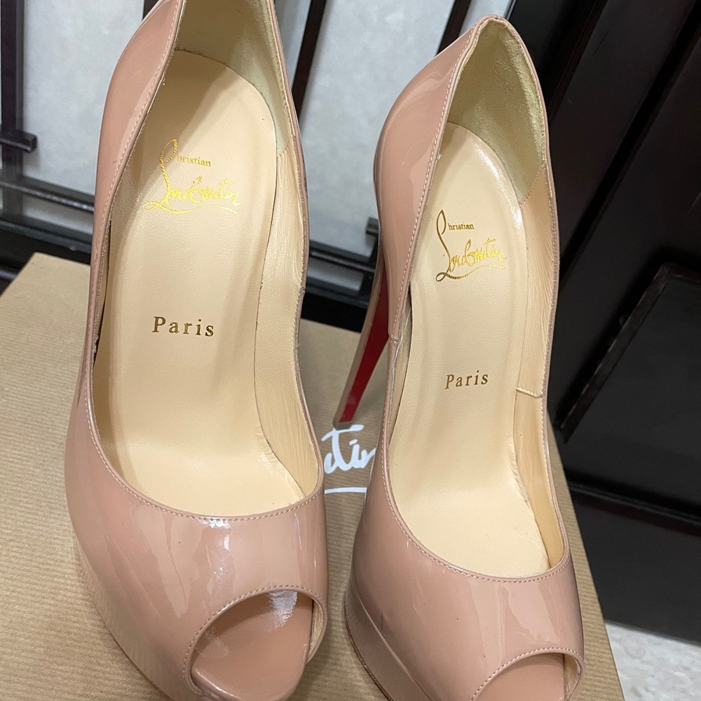Christian Loubotin lady peep size 37 and 1/2